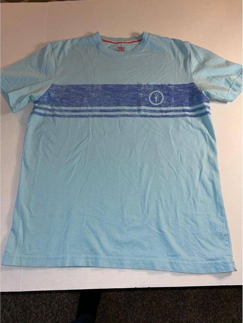 toes on the nose, live the dream t shirt size M